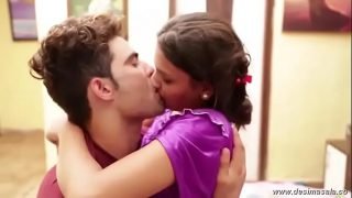 desimasala.co – Young girls hot smooching romance with boyfriend